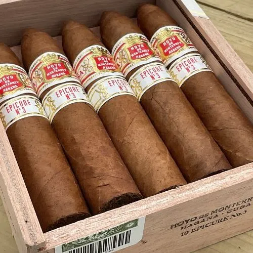 Hoyo De Monterrey Monterreyes No.4 2021 Cigar - Image 3